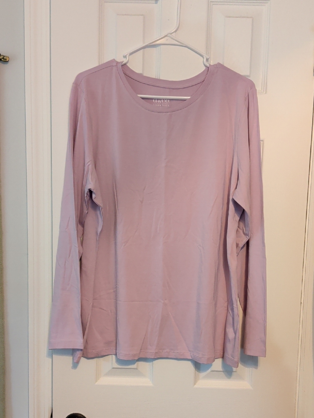 D & Co Light Lavender Long-Sleeve Crewneck Tee Sz Lg NWOT